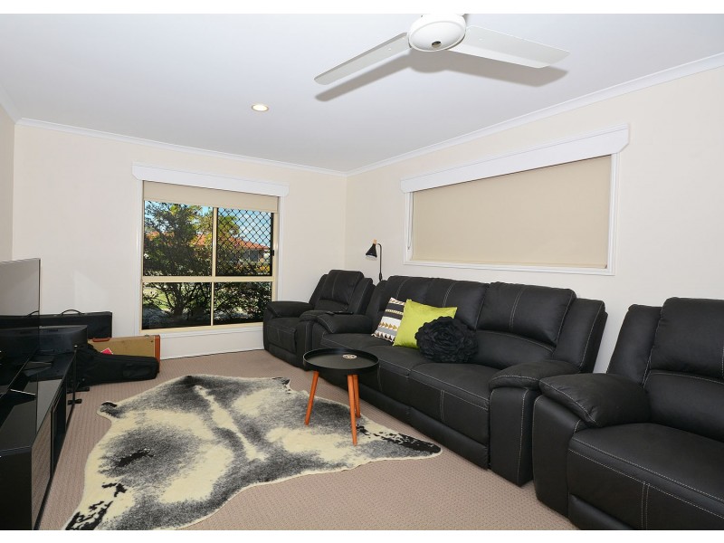 42 Vanda Street, Urangan QLD 4655