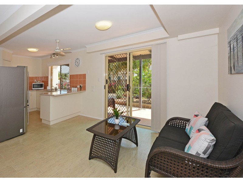 42 Vanda Street, Urangan QLD 4655