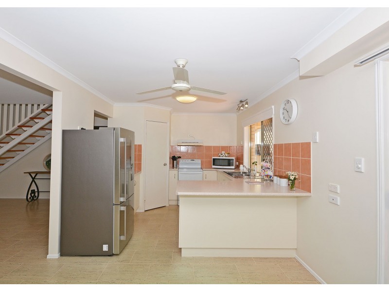 42 Vanda Street, Urangan QLD 4655