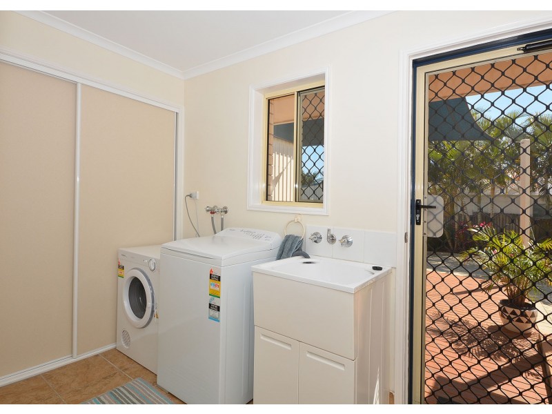 42 Vanda Street, Urangan QLD 4655