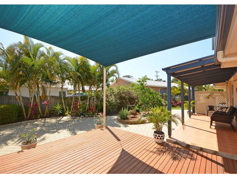 42 Vanda Street, Urangan QLD 4655