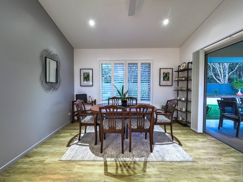 16b Ronaldo Way, Urangan QLD 4655