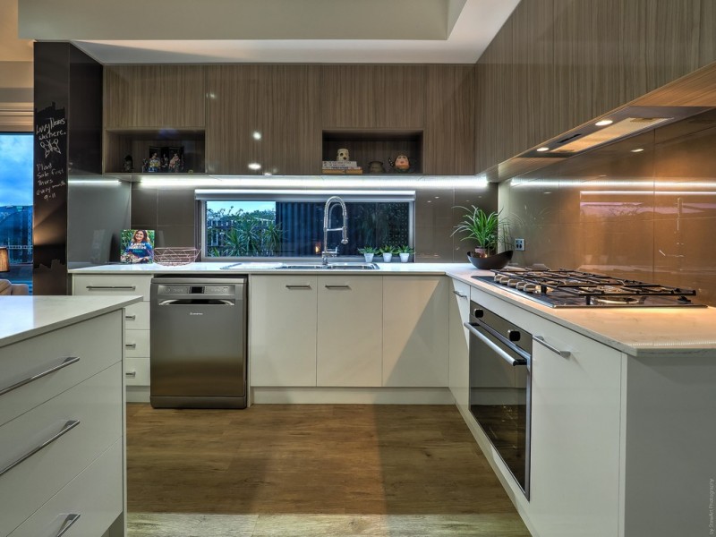 16b Ronaldo Way, Urangan QLD 4655