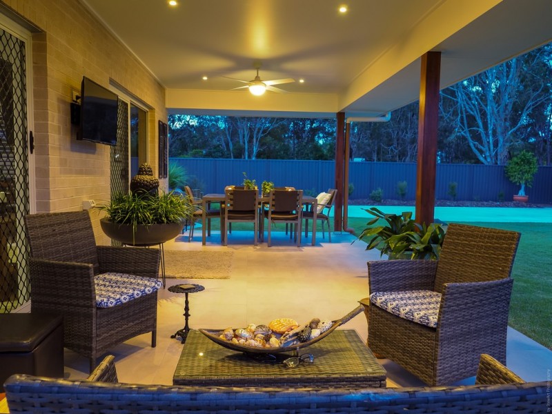 16b Ronaldo Way, Urangan QLD 4655