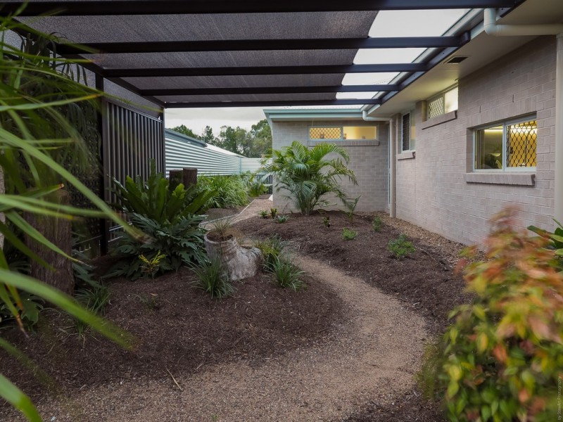 16b Ronaldo Way, Urangan QLD 4655