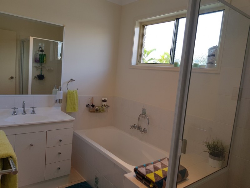 21 Bunya Court, Eli Waters QLD 4655