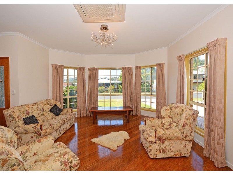 51 Limpus Street, Urangan QLD 4655