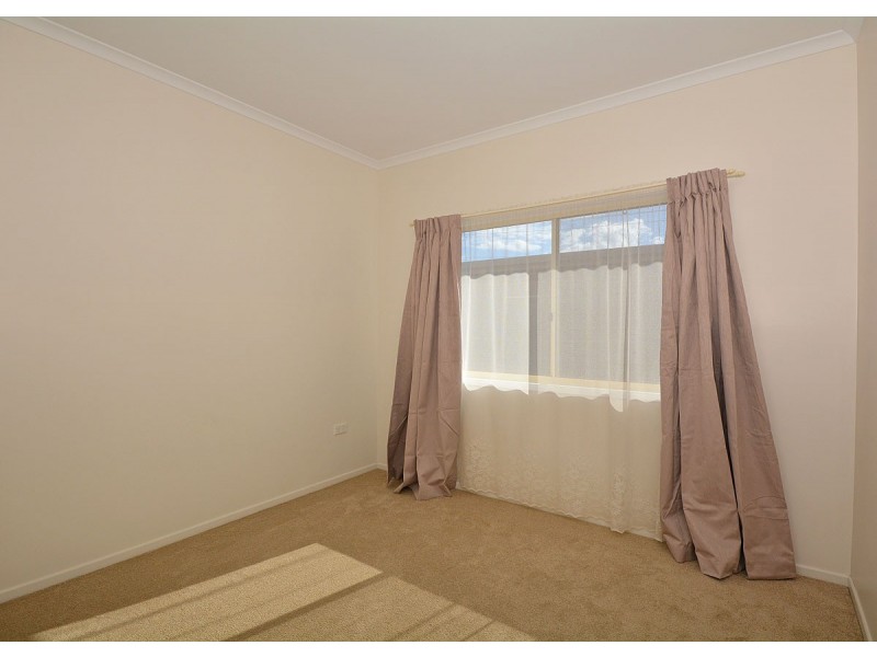 51 Limpus Street, Urangan QLD 4655