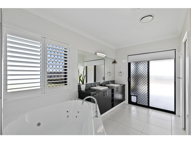 330 Moorabinda Drive, Sunshine Acres QLD 4655