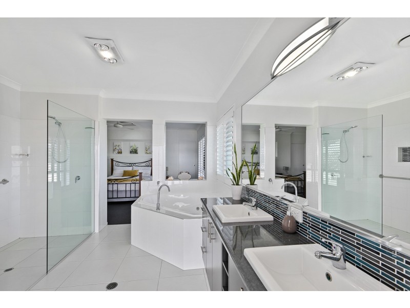 330 Moorabinda Drive, Sunshine Acres QLD 4655