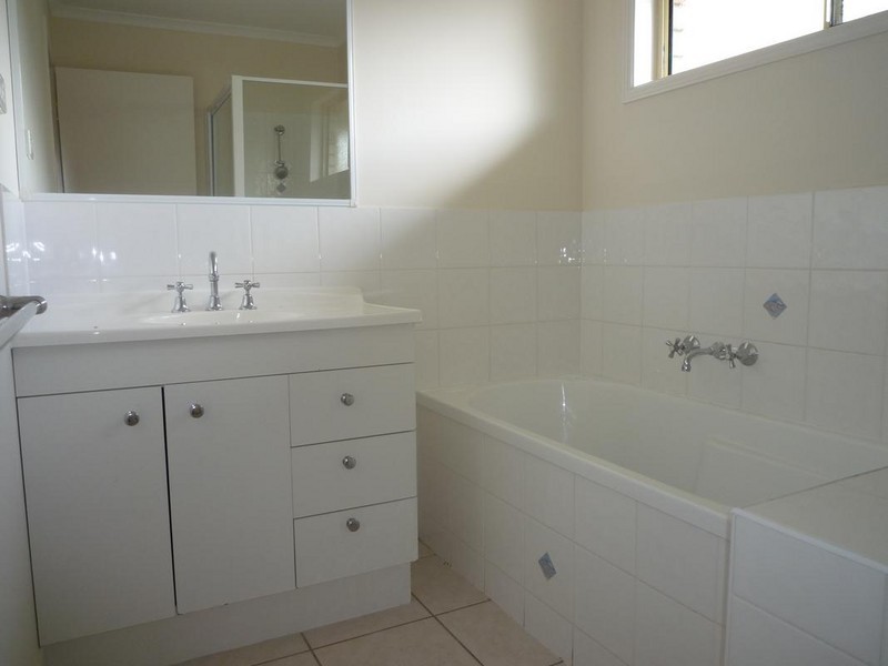 11 Alana Court, Torquay QLD 4655