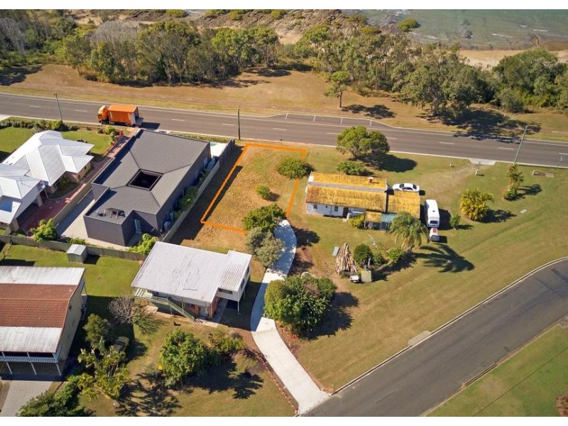 108 Esplanade, Point Vernon QLD 4655