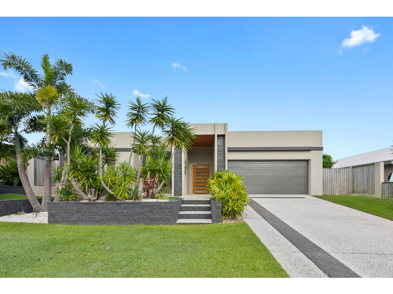 15 Parklands Boulevard, Wondunna QLD 4655