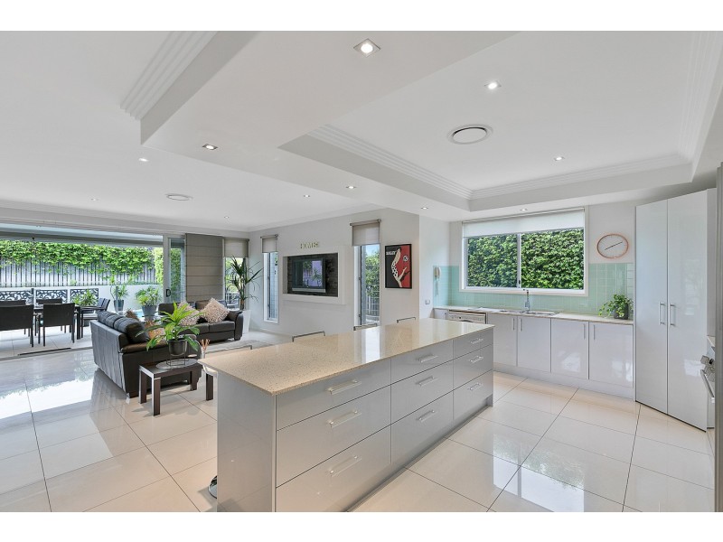 15 Parklands Boulevard, Wondunna QLD 4655