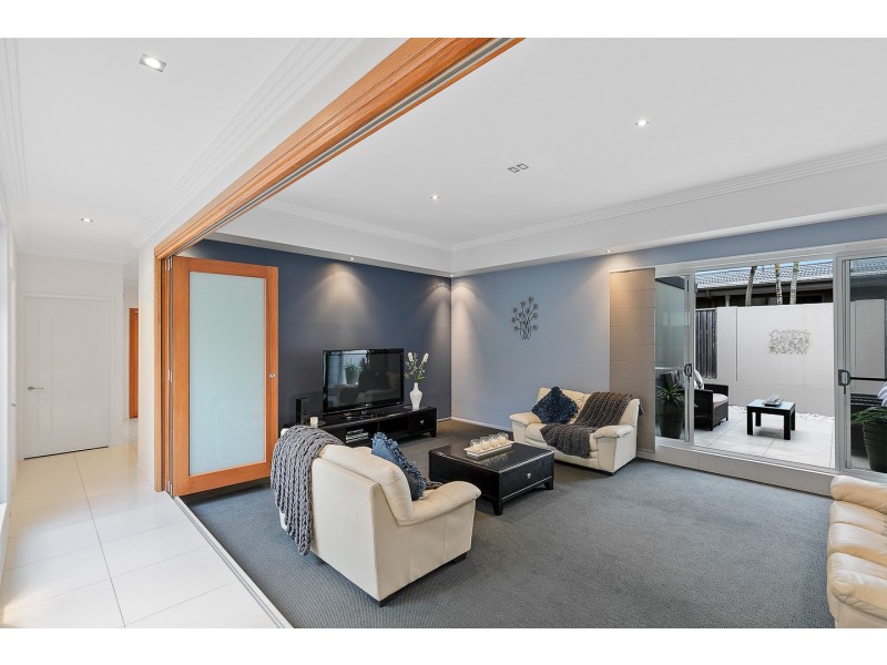 15 Parklands Boulevard, Wondunna QLD 4655