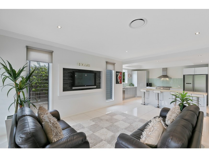 15 Parklands Boulevard, Wondunna QLD 4655