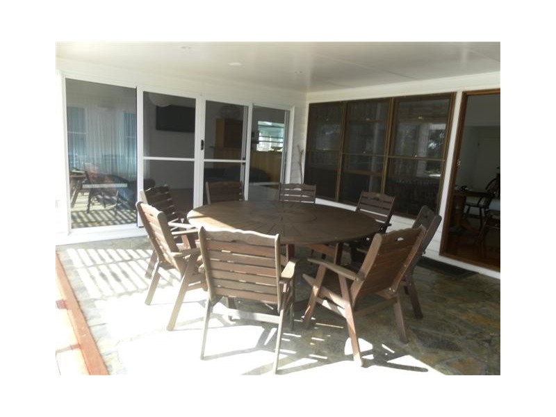 77 Esplanade, Point Vernon QLD 4655