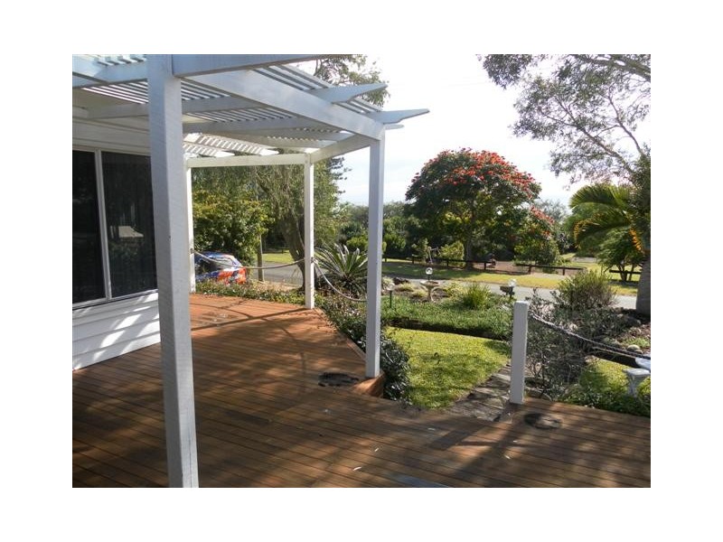 77 Esplanade, Point Vernon QLD 4655