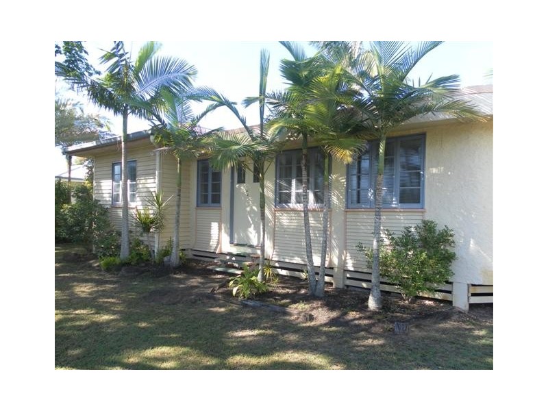 17 Cunningham Street, Torquay QLD 4655