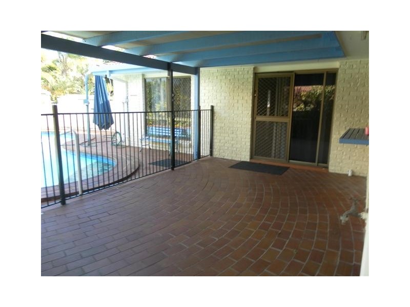 23 Margaret Street, Urangan QLD 4655