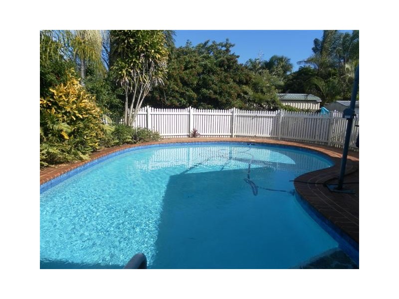 23 Margaret Street, Urangan QLD 4655