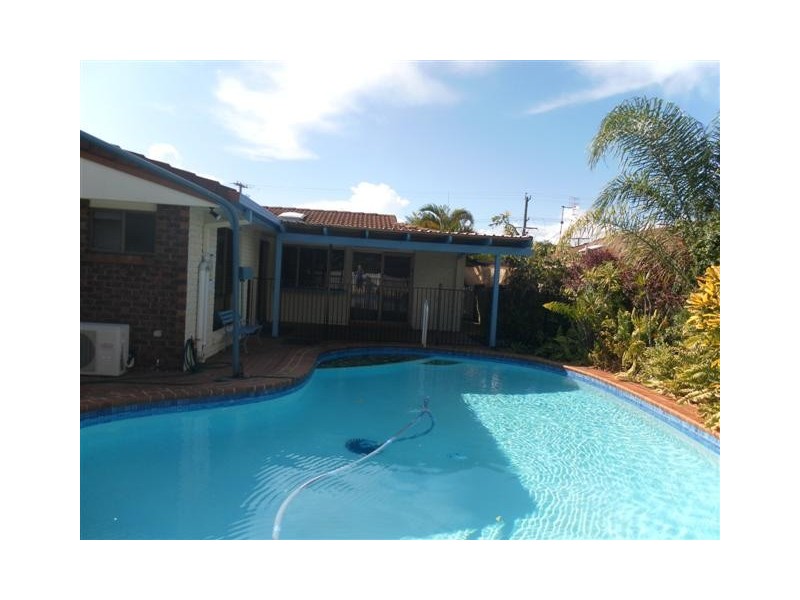23 Margaret Street, Urangan QLD 4655