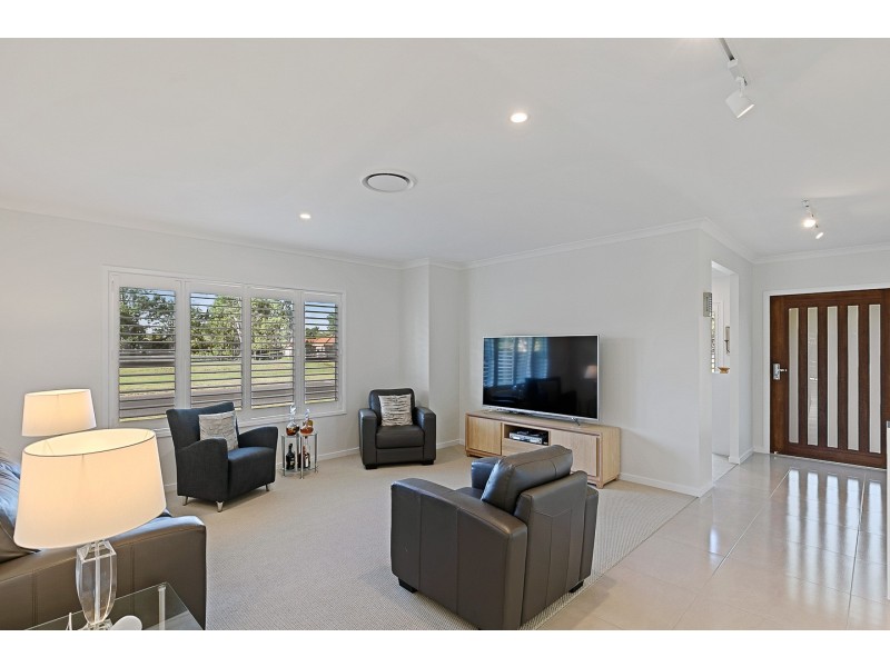 43 Zephyr Street, Scarness QLD 4655