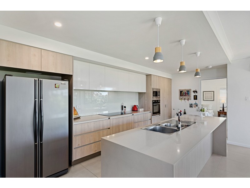 43 Zephyr Street, Scarness QLD 4655