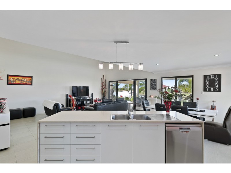 3 Bounty Circuit, Eli Waters QLD 4655