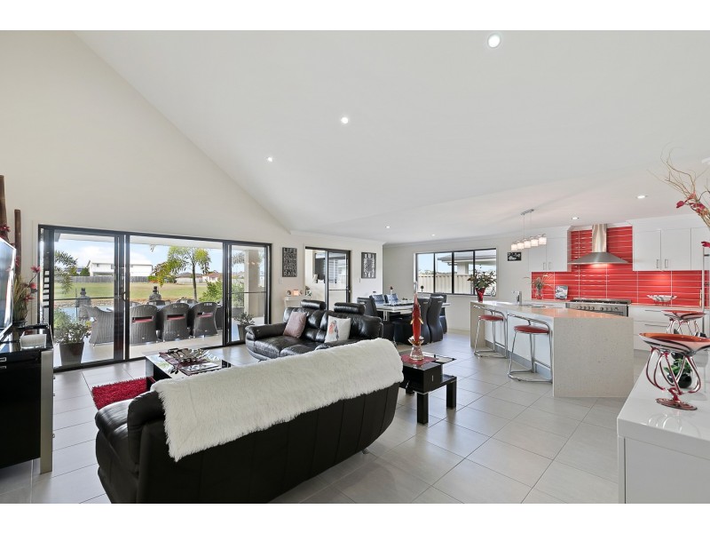 3 Bounty Circuit, Eli Waters QLD 4655