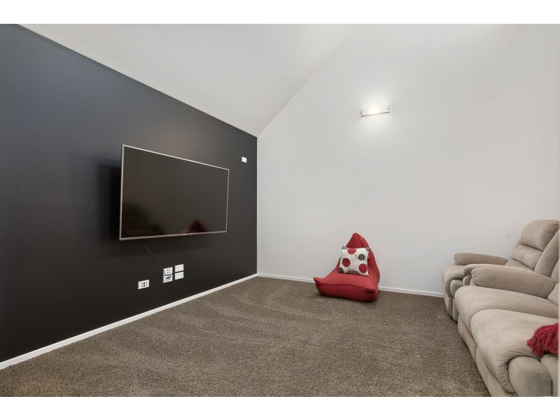3 Bounty Circuit, Eli Waters QLD 4655