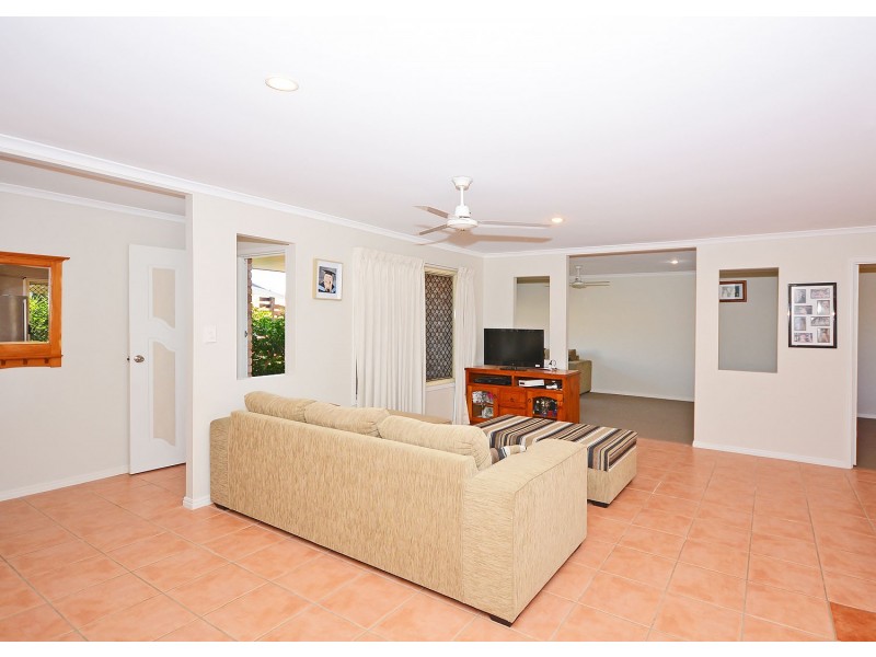 3 Bunya Court, Eli Waters QLD 4655