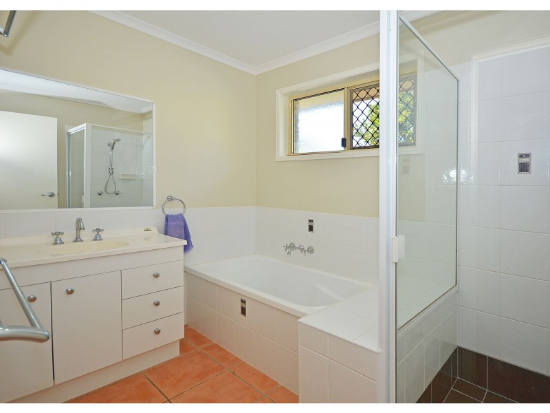 3 Bunya Court, Eli Waters QLD 4655