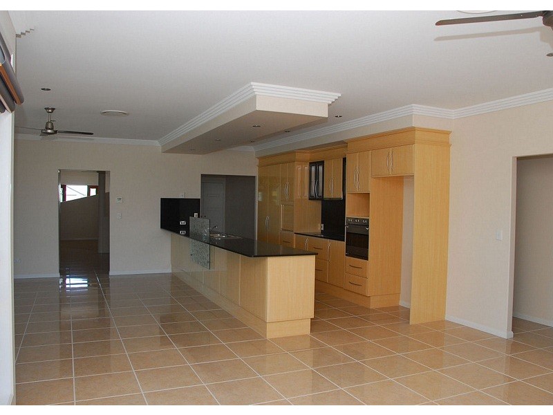 13 Mermaid Crt, Eli Waters QLD 4655