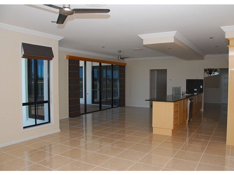 13 Mermaid Crt, Eli Waters QLD 4655