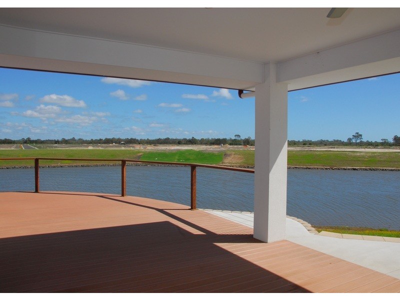 13 Mermaid Crt, Eli Waters QLD 4655