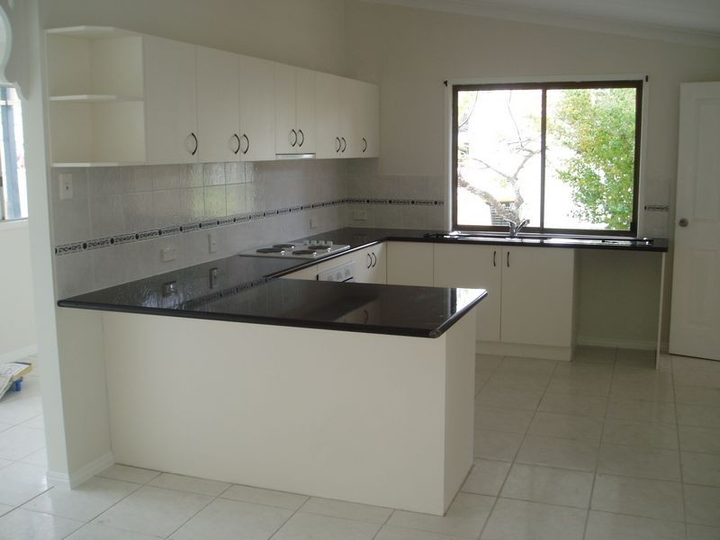 18 Stewart Street, Urangan QLD 4655