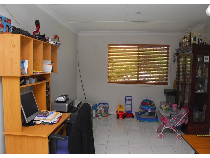 18 Stewart Street, Urangan QLD 4655