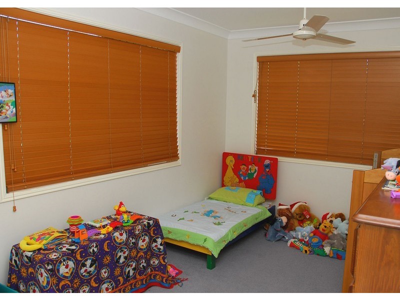 18 Stewart Street, Urangan QLD 4655