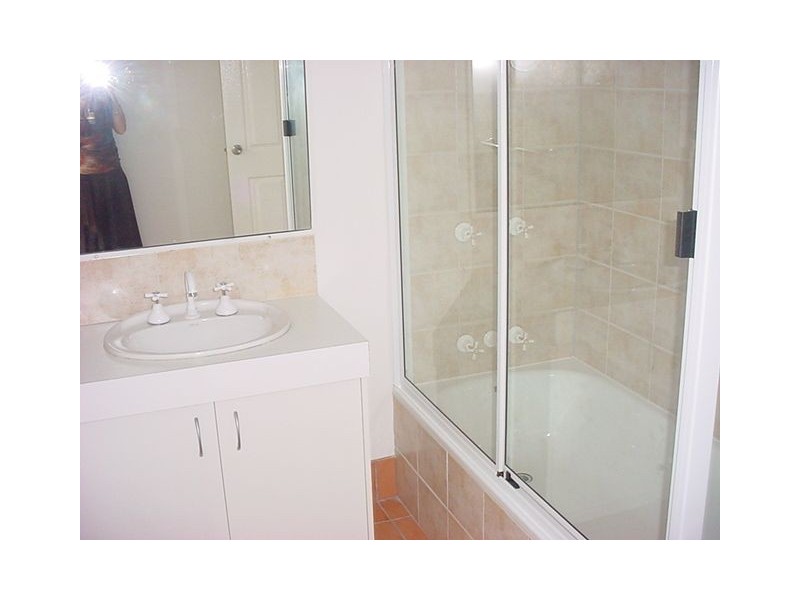 18 Stewart Street, Urangan QLD 4655
