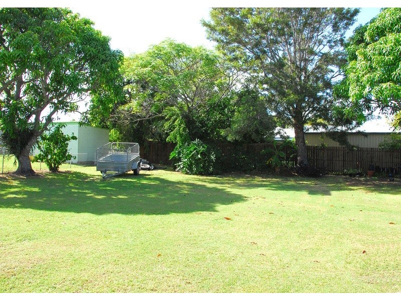 18 Stewart Street, Urangan QLD 4655