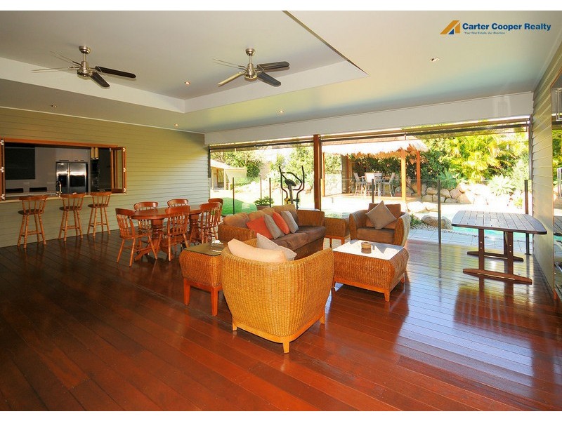 9-11  Gundesen Drive, Urraween QLD 4655