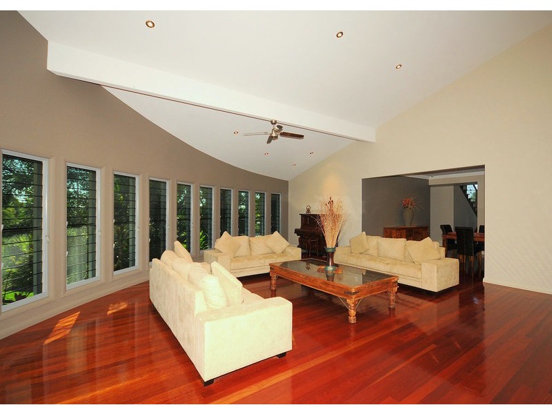 9-11  Gundesen Drive, Urraween QLD 4655