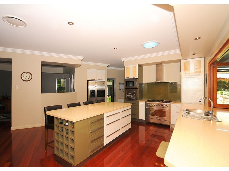 9-11  Gundesen Drive, Urraween QLD 4655