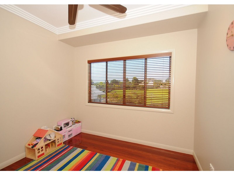 9-11  Gundesen Drive, Urraween QLD 4655