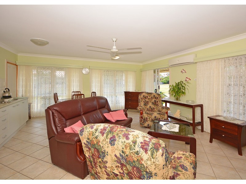 359 Esplanade, Scarness QLD 4655