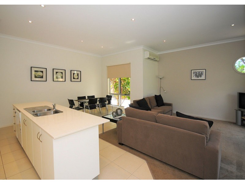 1/542 Esplanade, Urangan QLD 4655