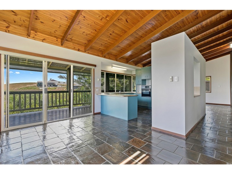 15 Awinya Court, Urraween QLD 4655