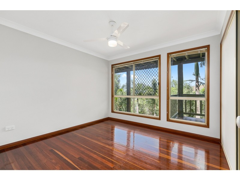15 Awinya Court, Urraween QLD 4655