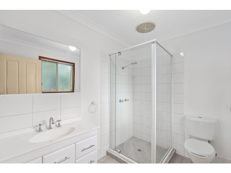 15 Awinya Court, Urraween QLD 4655